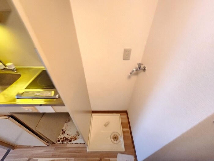 物件内観写真16　(洗濯機置場)