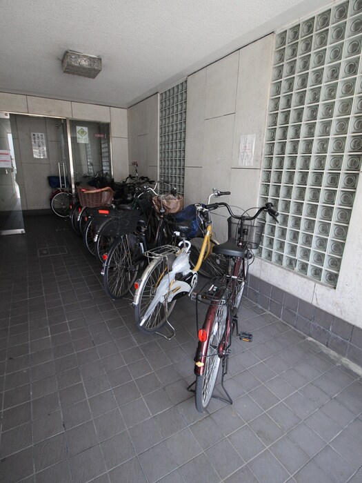 物件外観写真5　(駐輪場)