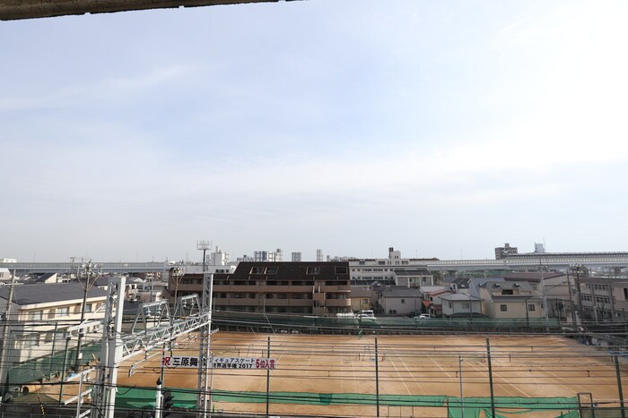 物件内観写真16　(室内からの展望)