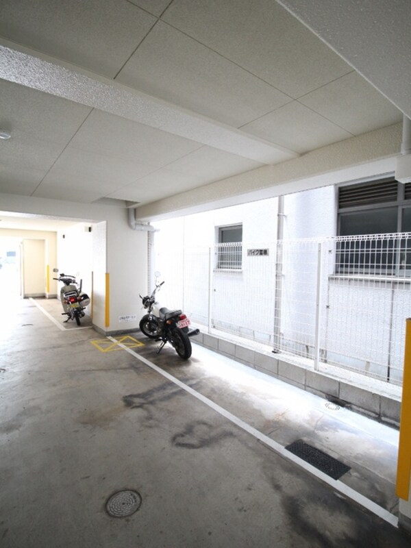 バイク置き場