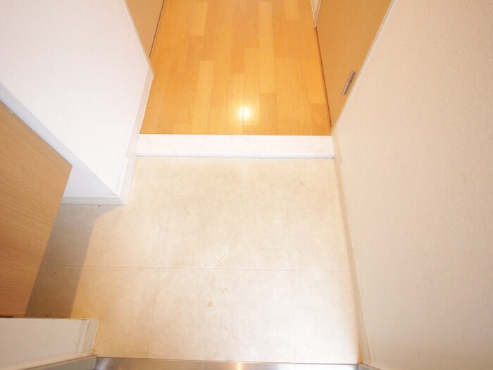 物件内観写真17　(玄関)
