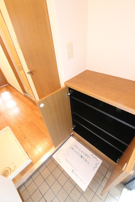 物件内観写真8　(靴箱)