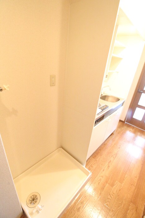 物件内観写真17　(洗濯機置場)