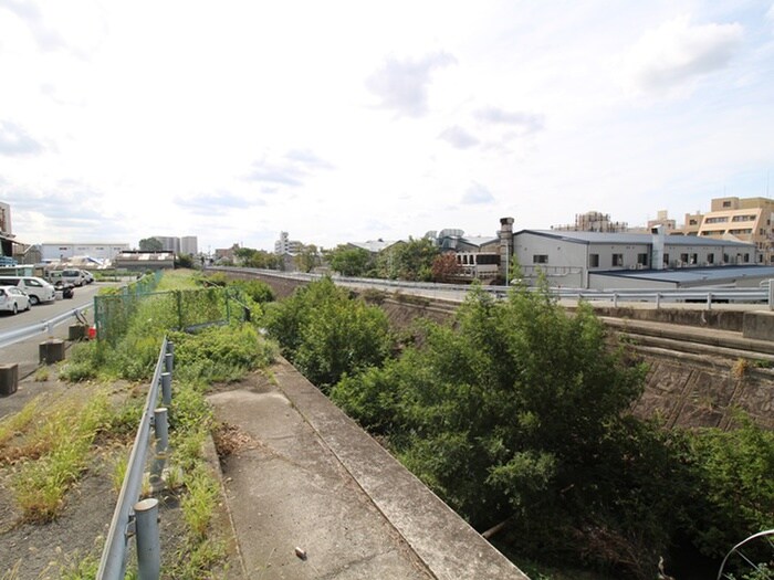 物件外観写真6　(周辺環境)