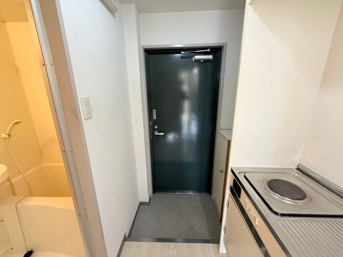 物件内観写真16　(玄関)