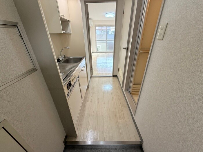 物件内観写真18　(廊下)