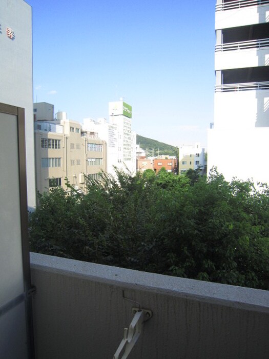 物件内観写真16　(室内からの展望)