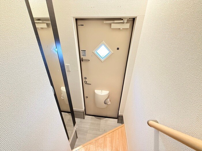 物件内観写真15　(玄関)