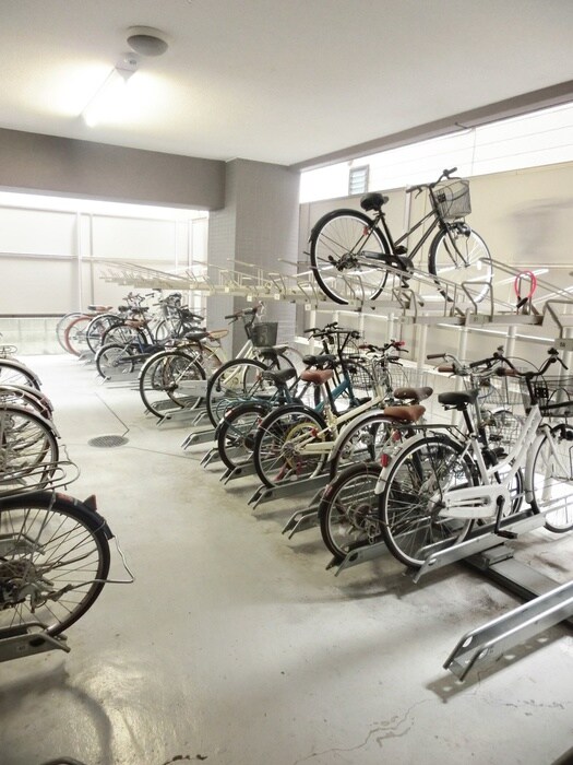 物件外観写真3　(駐輪場)