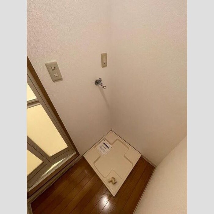 物件内観写真14　(洗濯機置場)