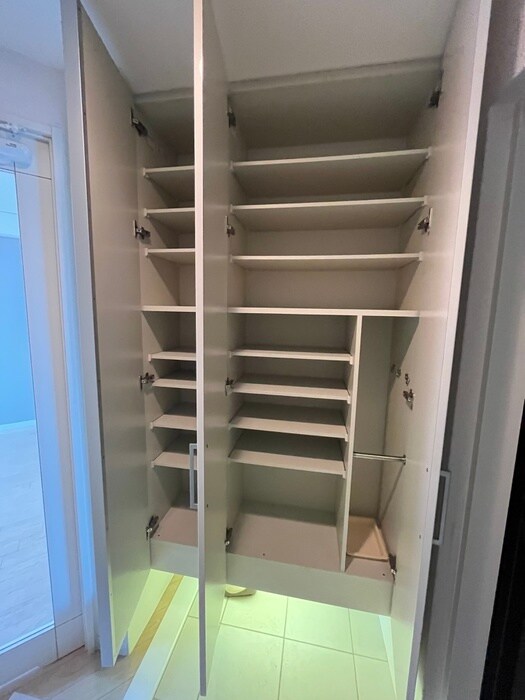 物件内観写真8　(靴箱)