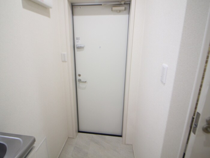 物件内観写真17　(玄関)