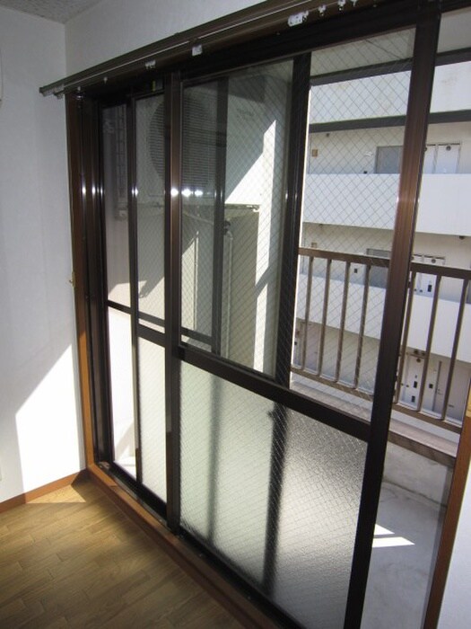 物件内観写真16　(洗濯機置場)