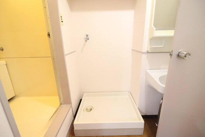 物件内観写真9　(洗濯機置場)