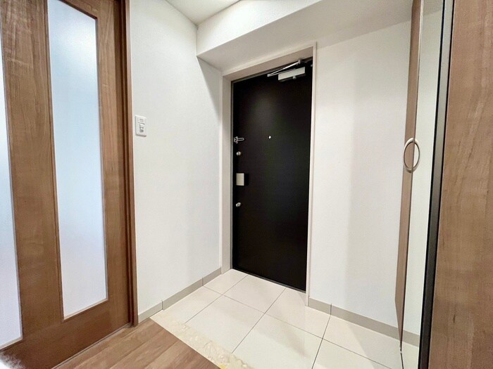 物件内観写真10　(玄関)