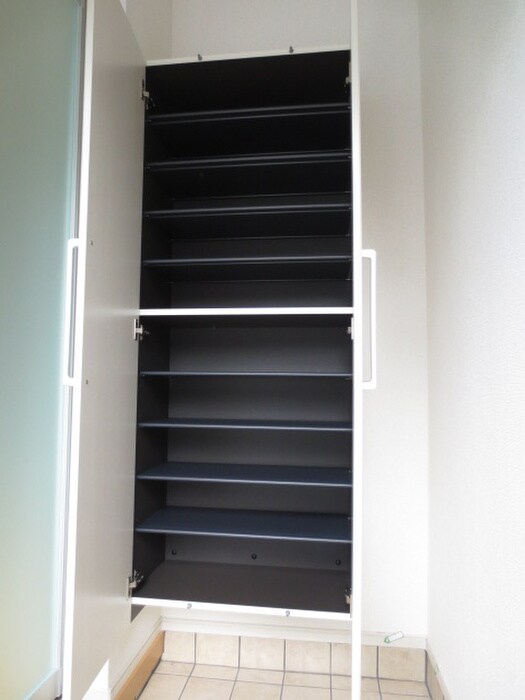 物件内観写真15　(靴箱)