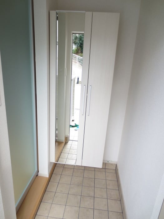 物件内観写真16　(玄関)