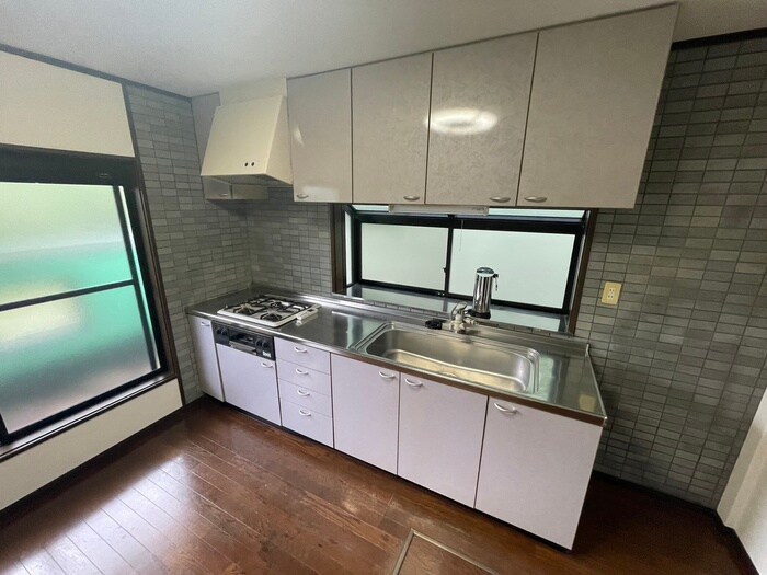 泉一戸建のキッチン