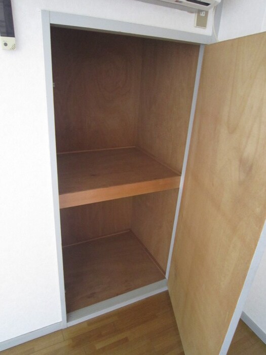 物件内観写真10　(収納)
