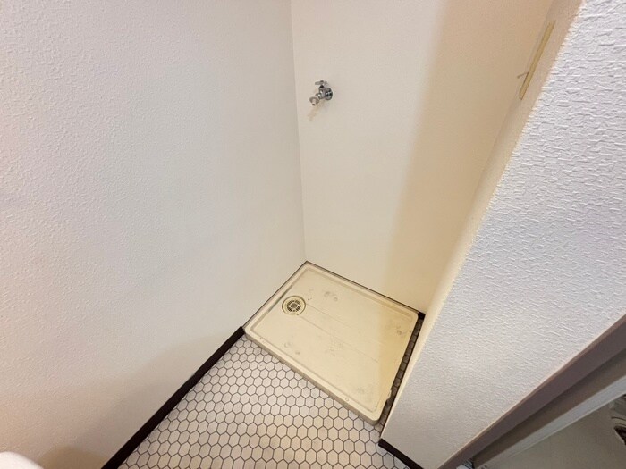 物件内観写真14　(洗濯機置場)