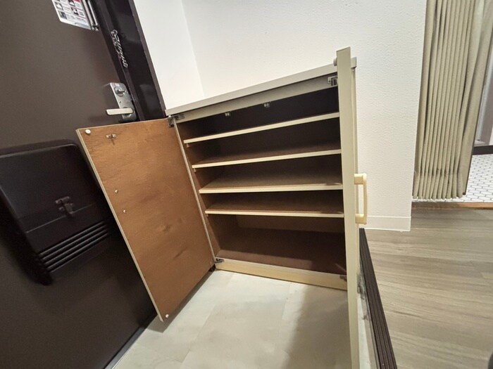 物件内観写真18　(靴箱)