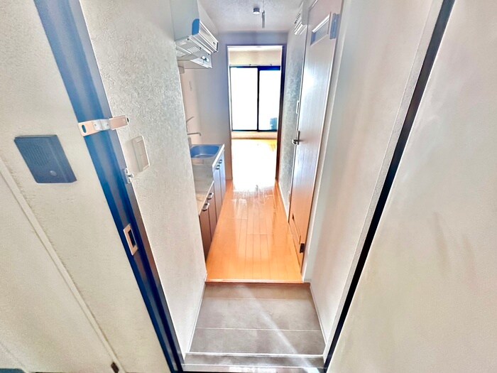 物件内観写真17　(玄関)