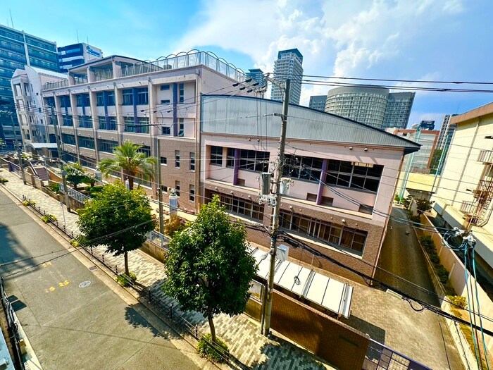 物件内観写真21　(室内からの展望)