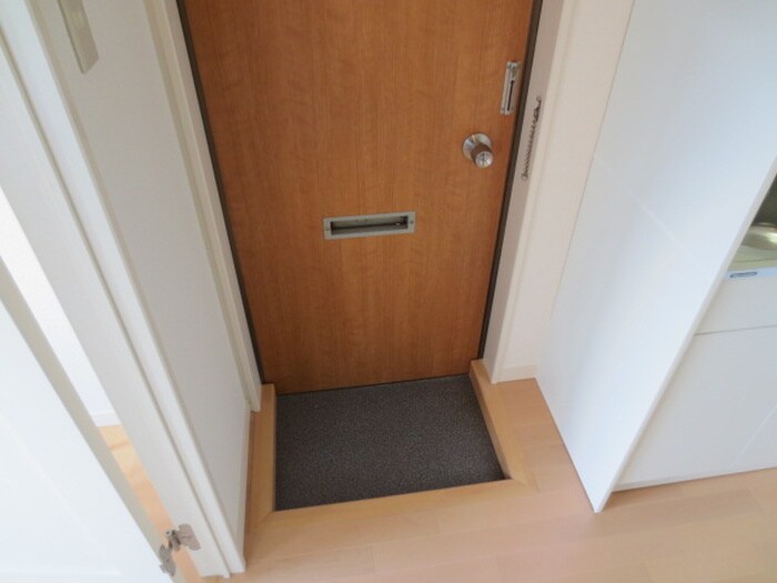 物件内観写真11　(玄関)