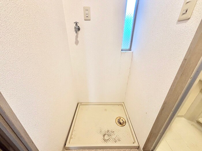 物件内観写真17　(洗濯機置場)