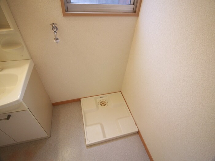 物件内観写真17　(洗濯機置場)