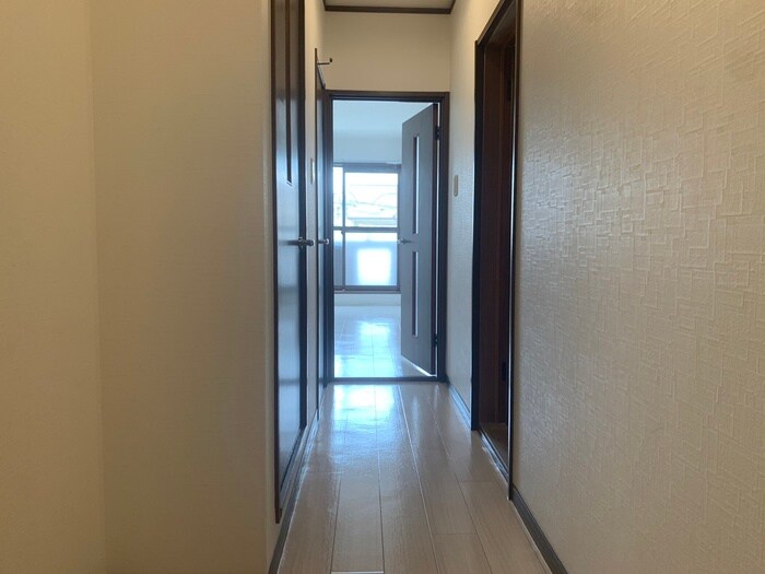 物件内観写真17　(廊下)