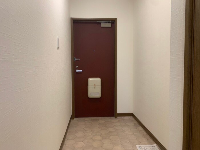 物件内観写真18　(玄関)