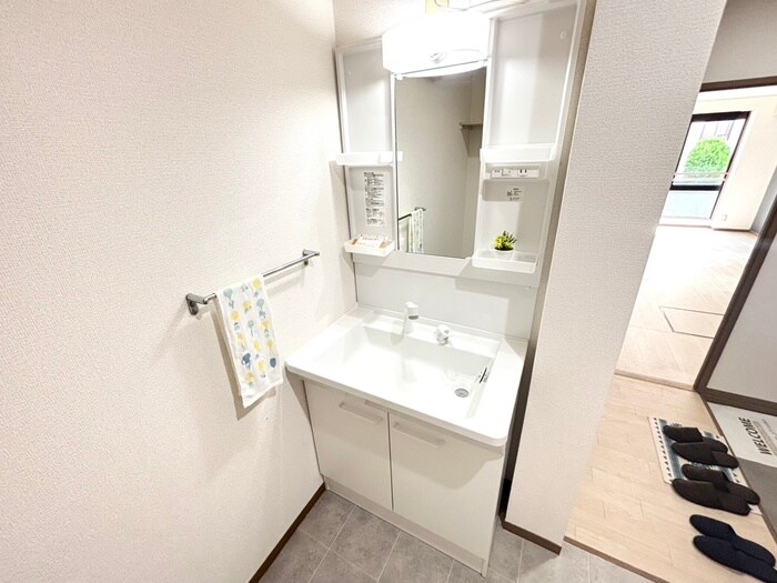 物件内観写真11　(洗面)