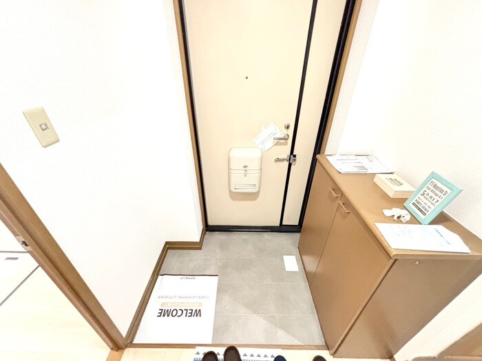 物件内観写真15　(玄関)