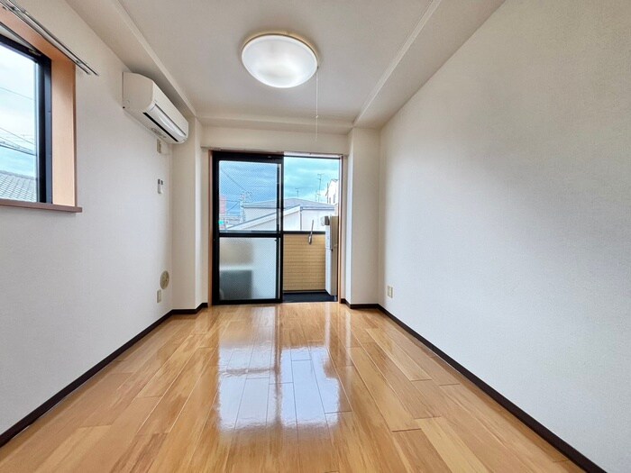 物件内観写真7　(居室)