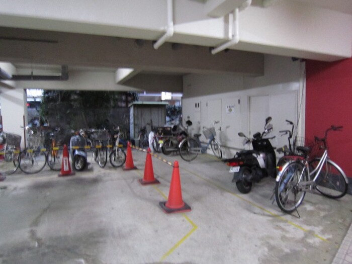 物件外観写真5　(駐輪場)
