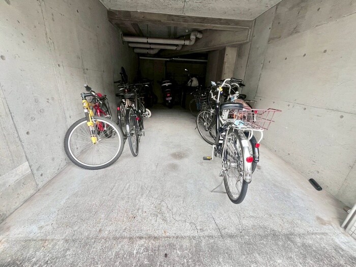 物件外観写真6　(駐輪場)