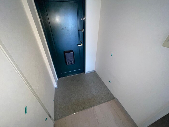 物件内観写真18　(玄関)