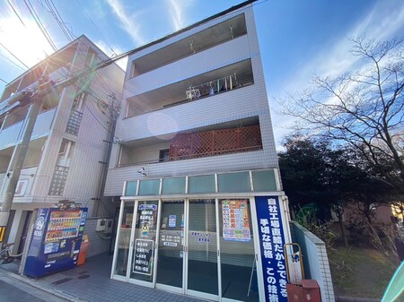 コク－ン三条大宮外観写真