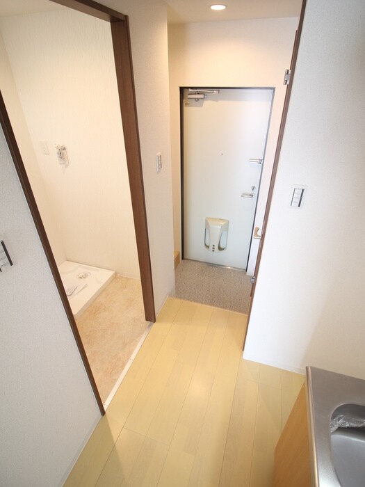 物件内観写真8　(廊下)