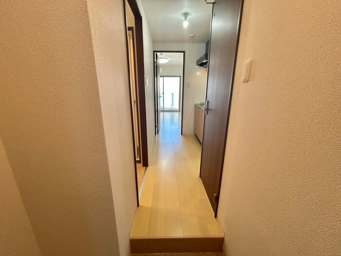 物件内観写真9　(廊下)