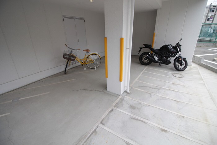 物件外観写真6　(駐輪場)