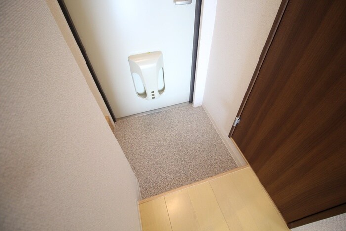 物件内観写真17　(玄関)