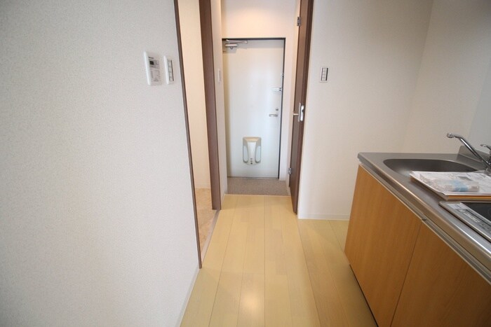 物件内観写真18　(廊下)