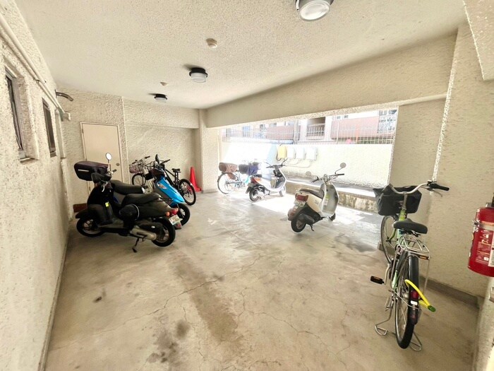物件外観写真6　(駐輪場)