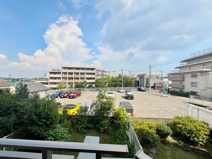 物件内観写真16　(室内からの展望)