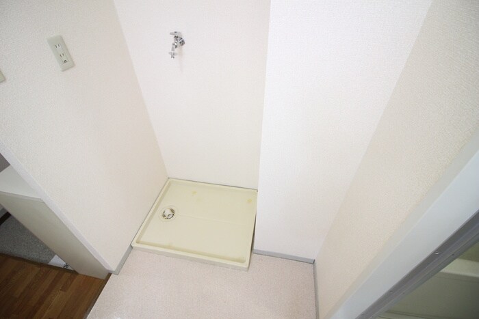 物件内観写真17　(洗濯機置場)