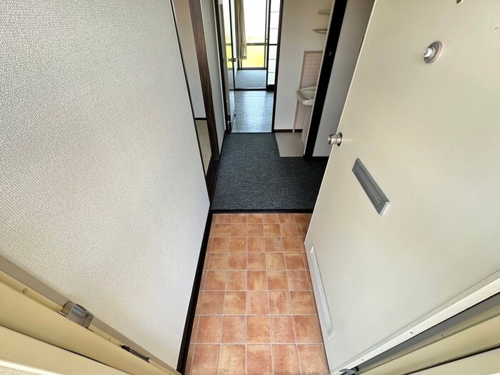 物件内観写真18　(玄関)