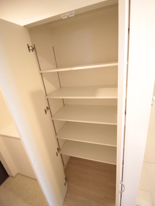 物件内観写真8　(靴箱)