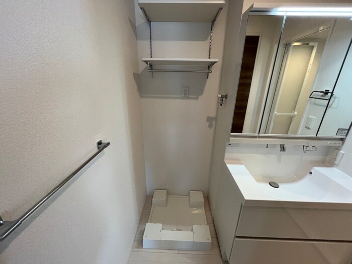 物件内観写真10　(洗濯機置場)